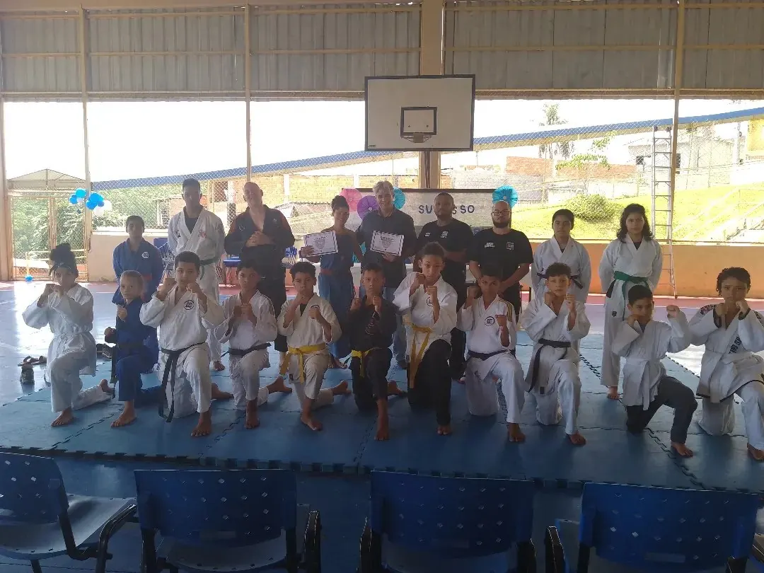 Turma de crianças