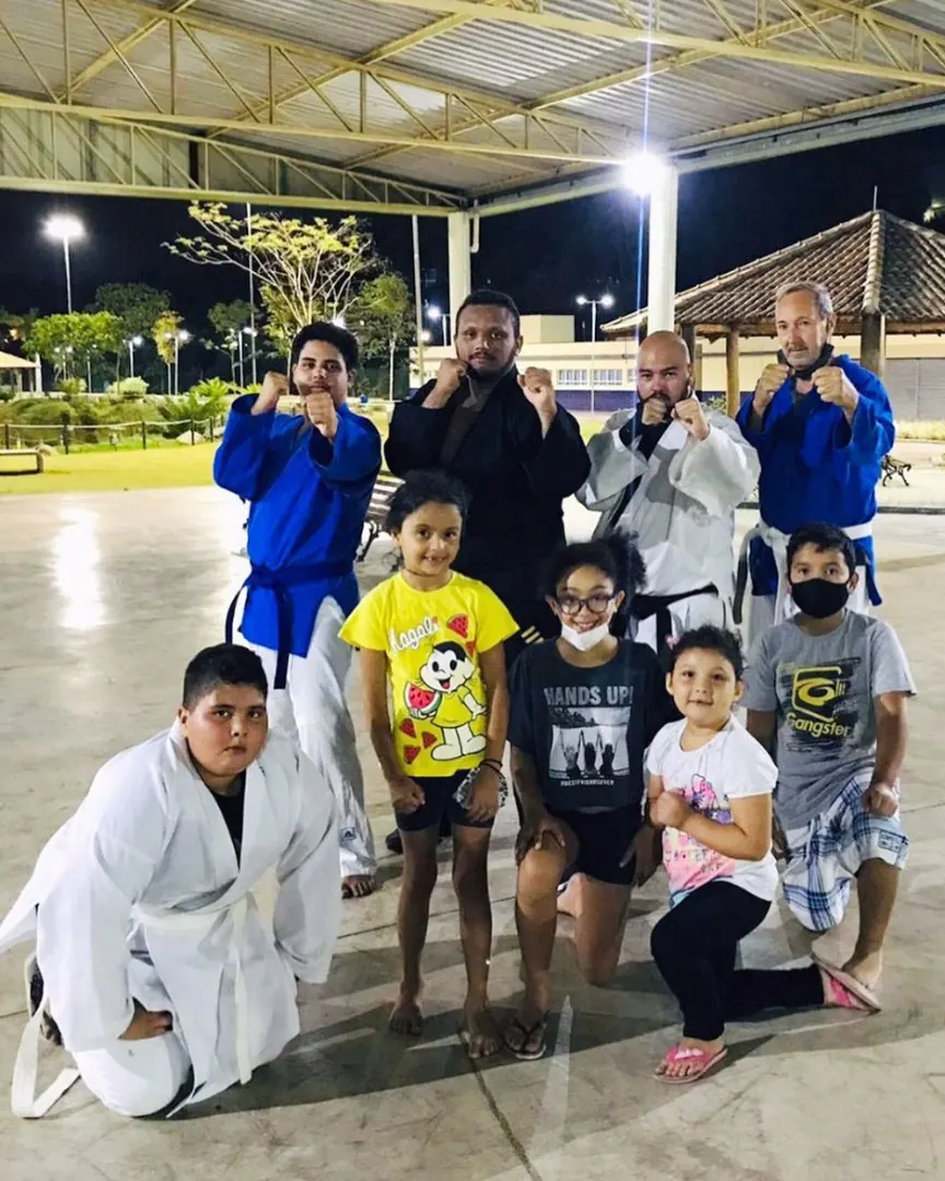 Projeto social de karatê em praça